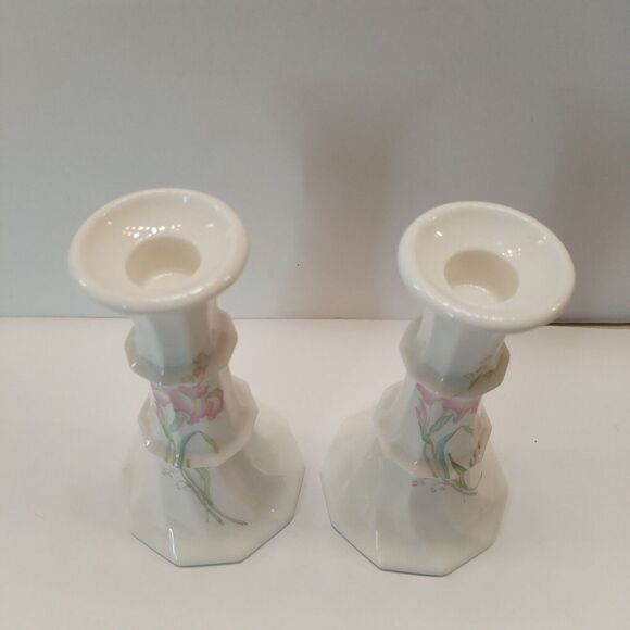 Toyo White Floral Porcelain Bud Made In Japan‎ 6.5" Tall Candle Sticks Set Of 2 - Picture 2 of 8